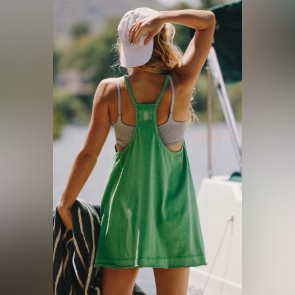 NWT Free People Movement Square Up Tank green color sz small